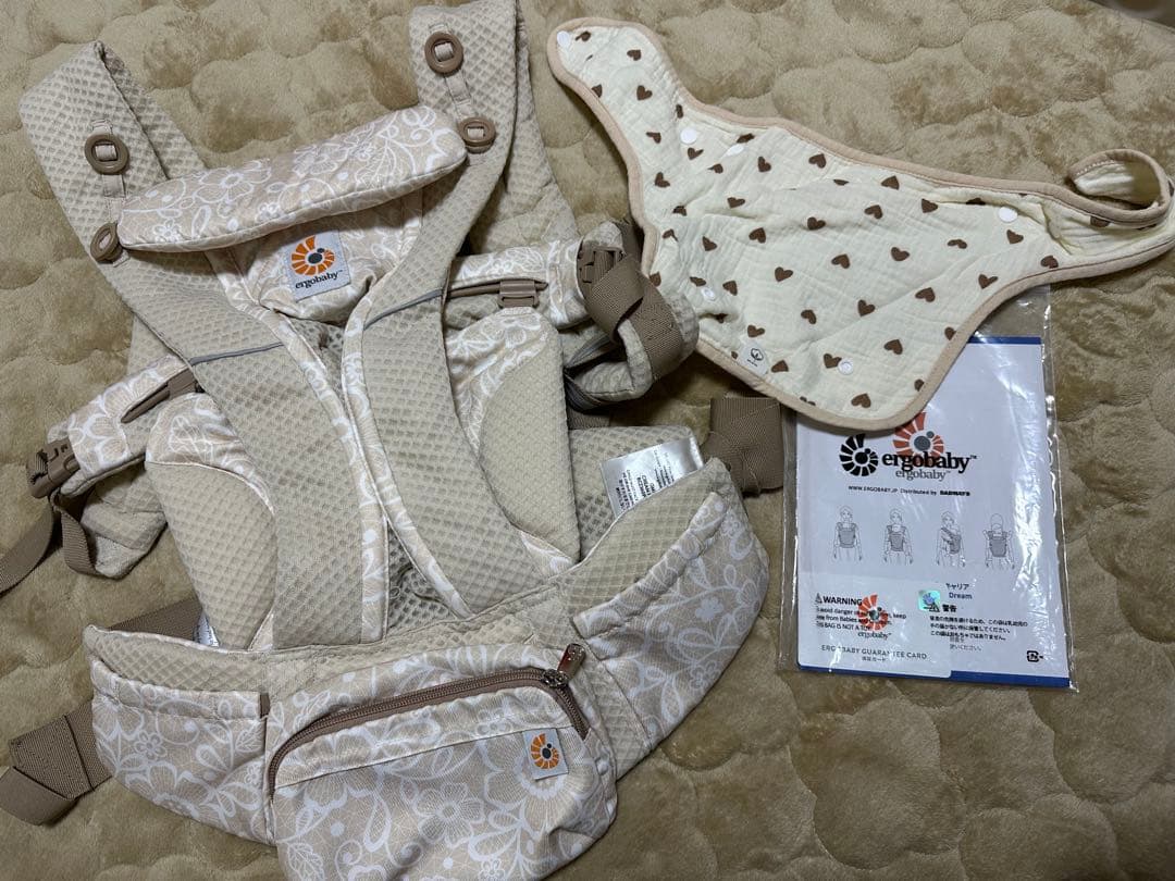 ergobaby 抱っこ紐 花柄 ベージュ　エルゴベビー　クリームフラワーレース OMNI Breeze / クリームフラワーレース | エルゴベビー オンラインストア