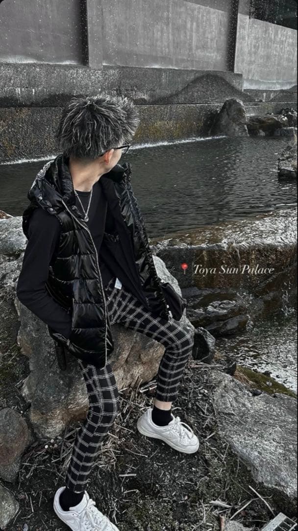 即完売/大人気商品】アダムスジャグラー ダウンベスト Lサイズ やりら