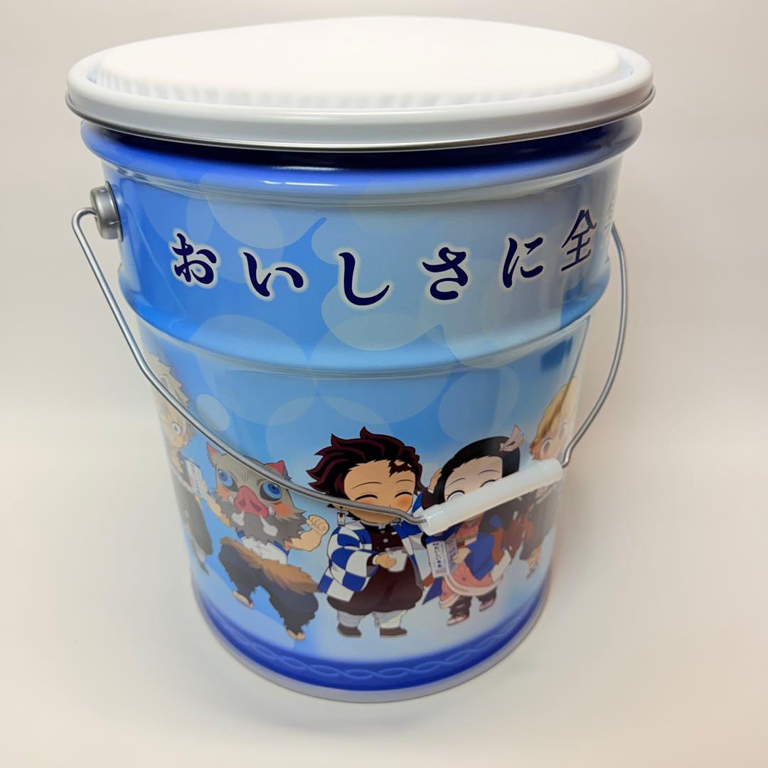 限定50名 鬼滅の刃 明治おいしい牛乳隊 の座れる缶 B3タペストリー入り
