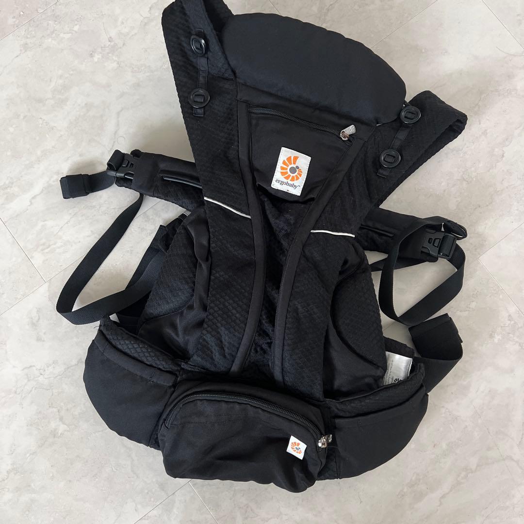 【美品】エルゴベビー オムニブリーズ 抱っこ紐　ブラック Ergobaby エルゴベビー OMNI Breeze (オニキスブラック) 抱っこ紐