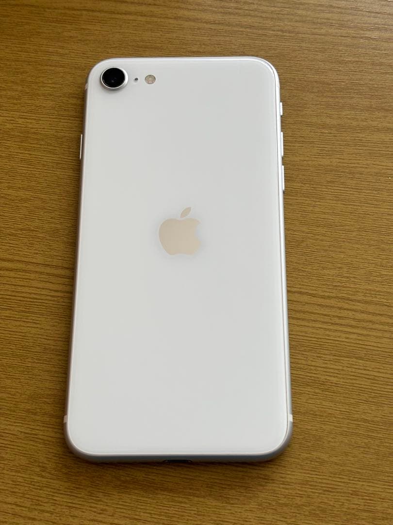 Apple iPhone SE第二世代128GBホワイト ジャンク品 - メルカリ