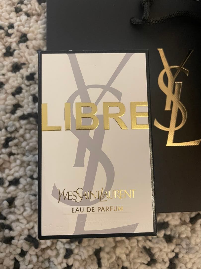 イヴ・サンローラン 香水とリップのセット 定価18590円 プレゼント 箱