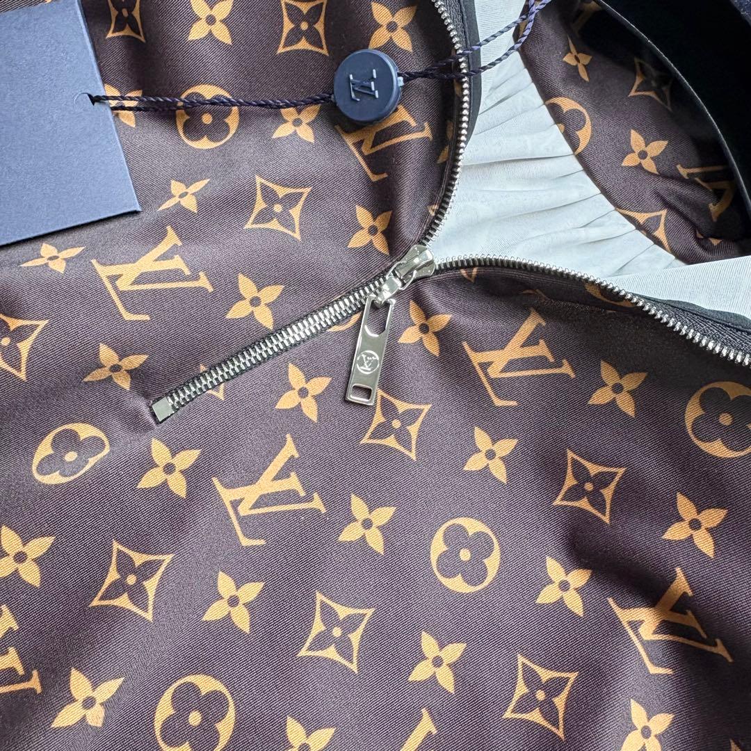 ルイヴィトン タグ付き新品未使用 モノグラム総柄ブラウス バック