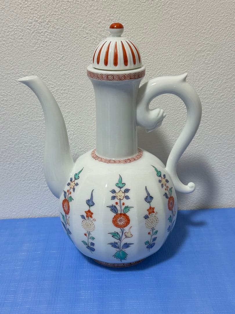 13代酒井田柿右衛門 水差し　水注ぎ　注水 13代酒井田柿右衛門 水差し 水注ぎ 注水