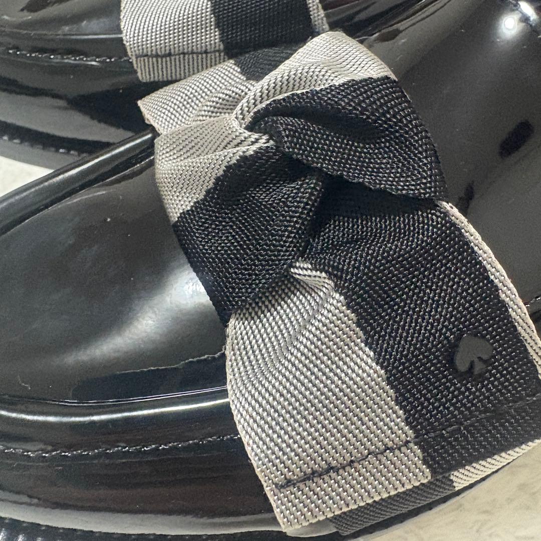 未使用級】katespade ブラックマルチ レアンドラ ローファー 24年