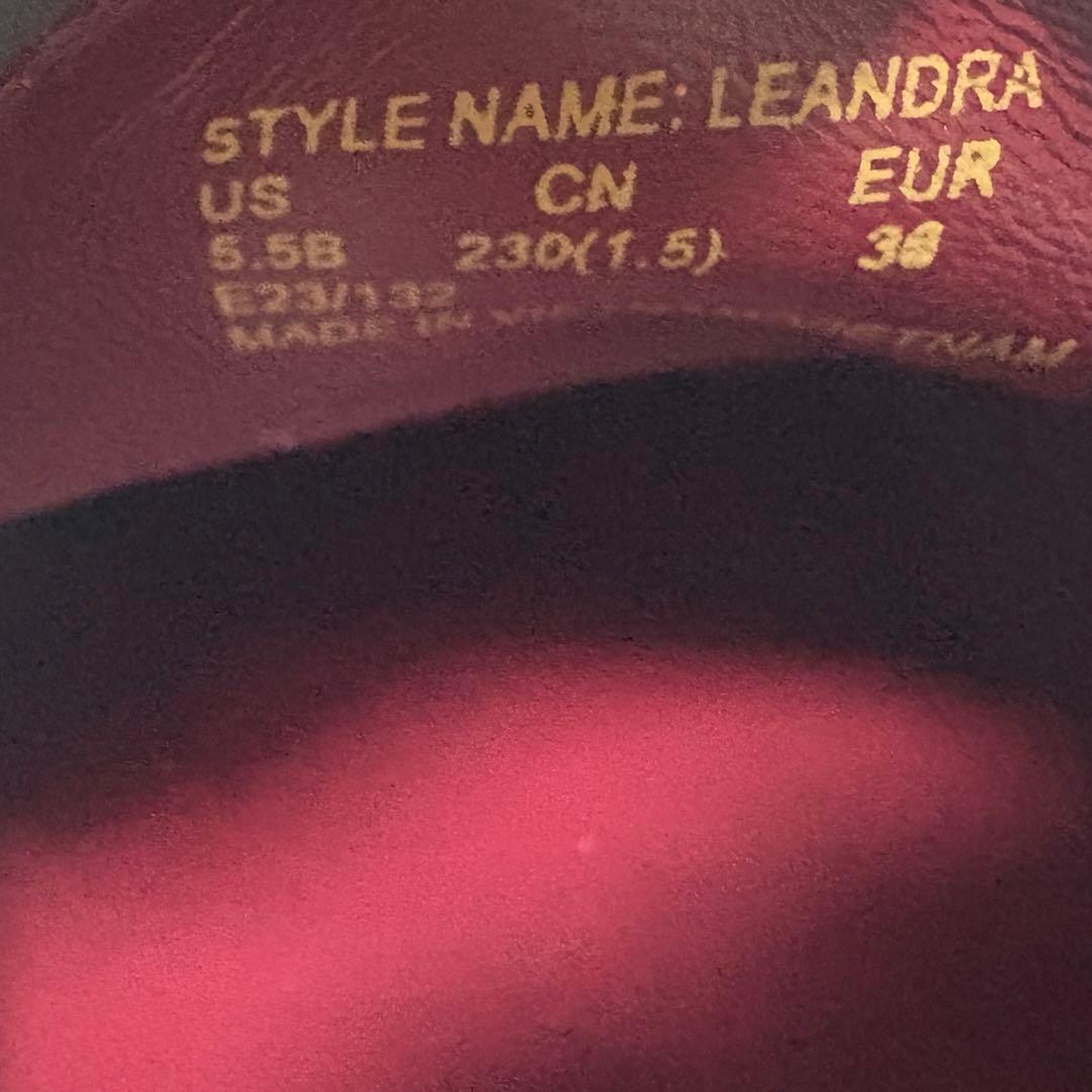 未使用級】katespade ブラックマルチ レアンドラ ローファー 24年