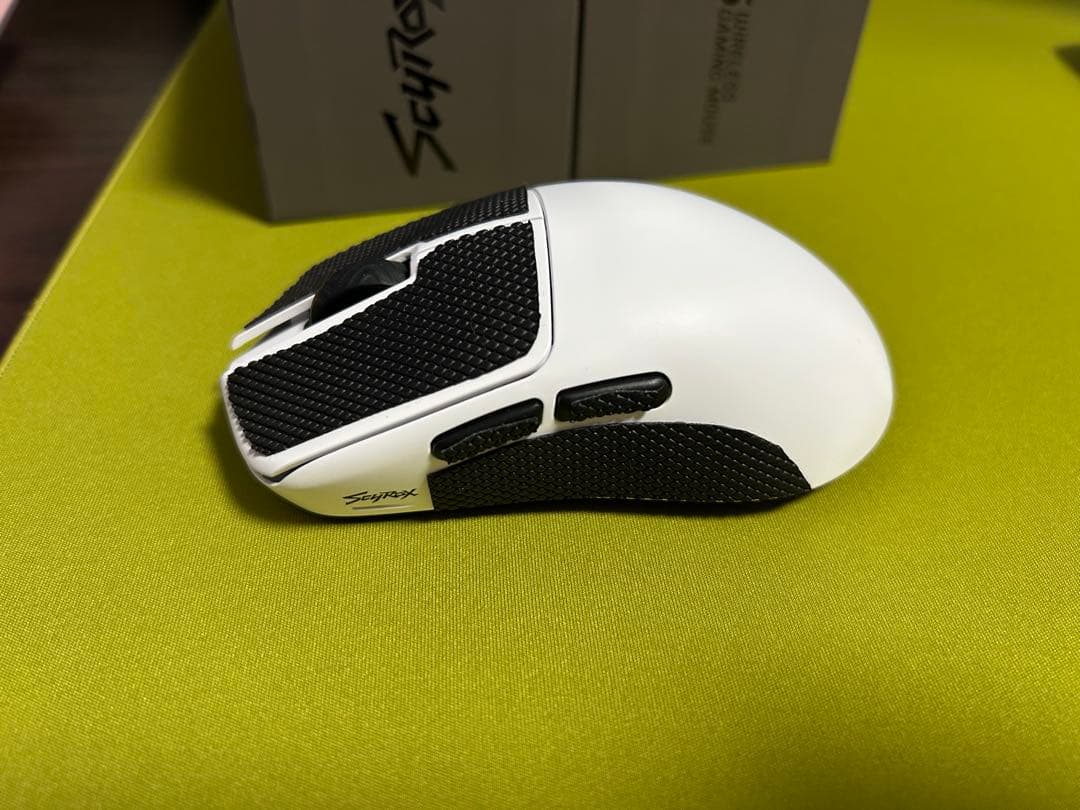Scyrox v6 White