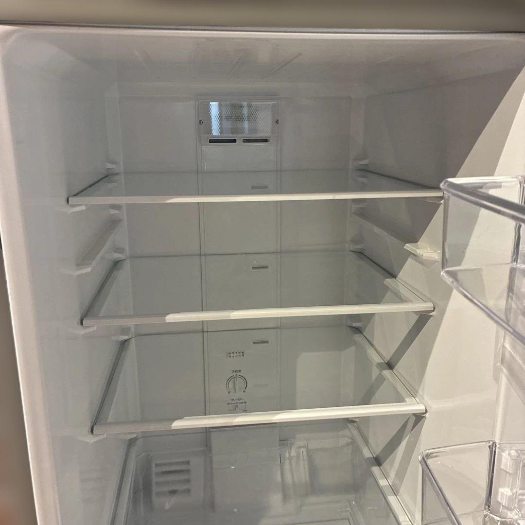 シルバー冷蔵庫 AQUA 2ドア 冷蔵庫下マット付き - メルカリ
