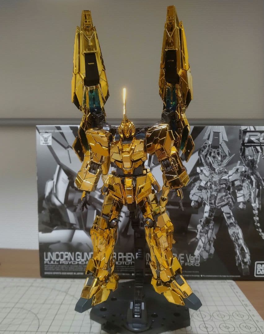 バンダイ RG ユニコーンガンダム3号機 フェネクス　部分塗装済完成品 RG 1/144 ユニコーンガンダム3号機 フェネクス（ナラティブVer
