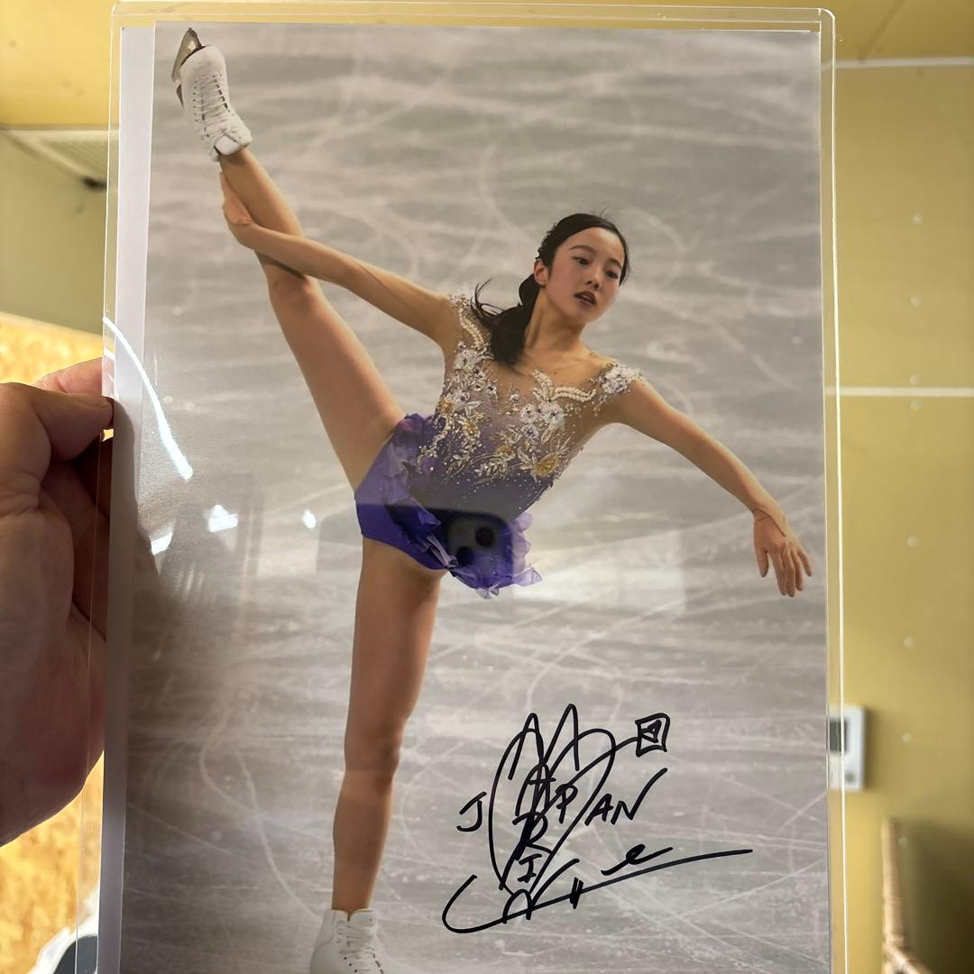 7月SALE】本田真凜選手フィギュアスケート サイン入り写真 - メルカリ