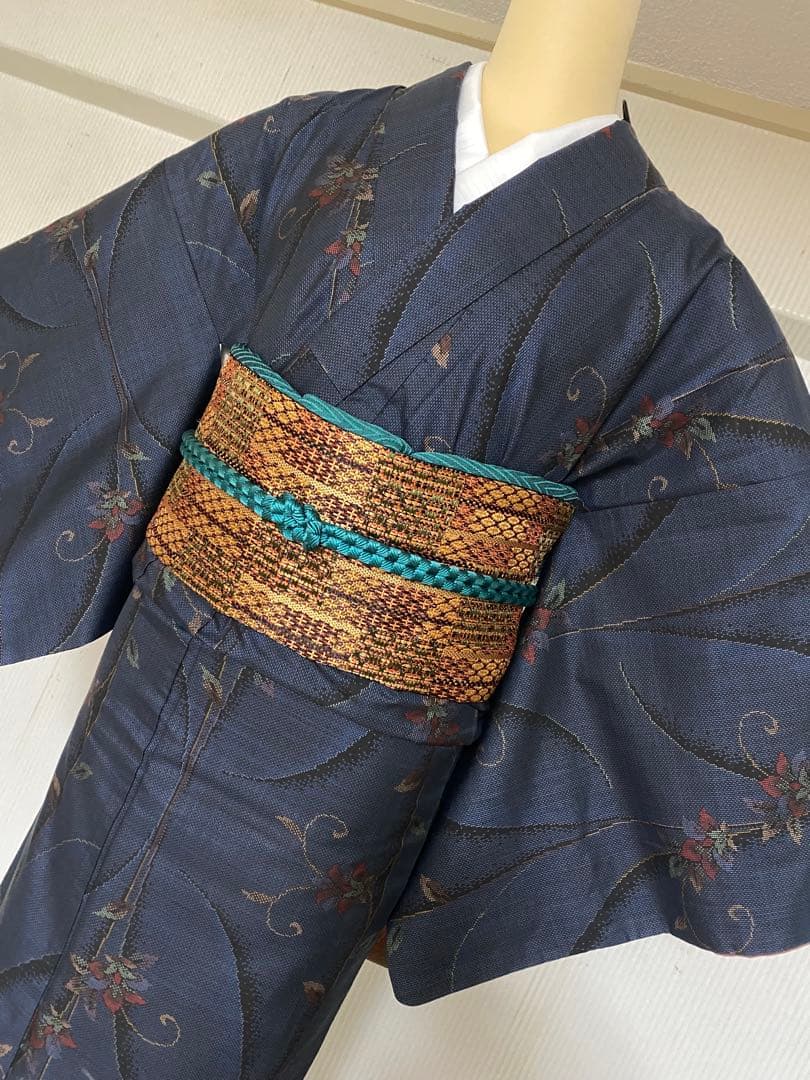 トールサイズ 本場奄美大島紬 正絹 花唐草 裄71 身丈171 - メルカリ