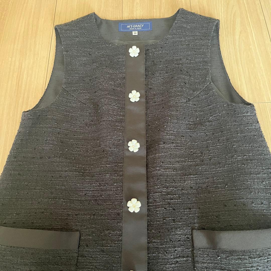 美品 23春エムズグレイシー フラワーボタンツイードワンピース