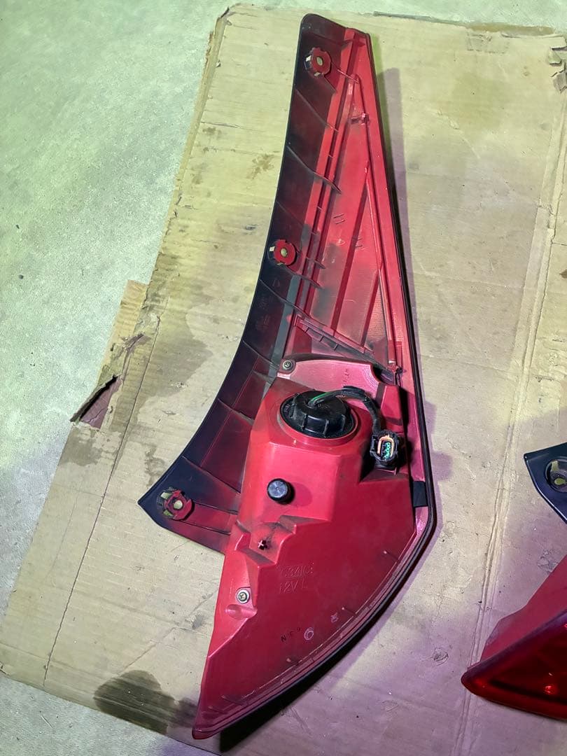 z33 中期 後期 テールランプ テールライト ピン全折れ - メルカリ