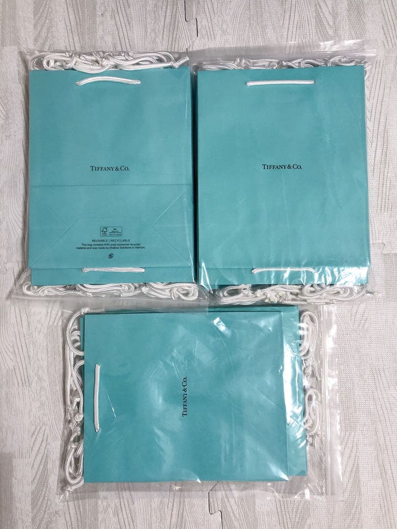Tiffany & Co. ティファニー紙袋ショップ袋 25枚キレイな未使用 Tiffany & Co. - 【ティファニー】ショップ袋の通販 by ♡sakupu
