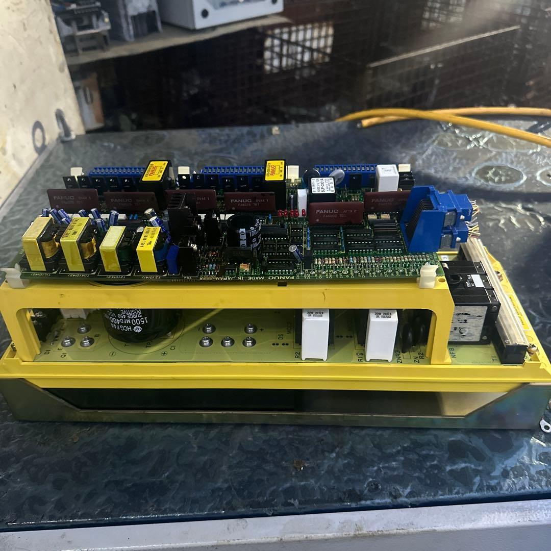 FANUC サーボアンプ A06B-6058-H203 - メルカリ