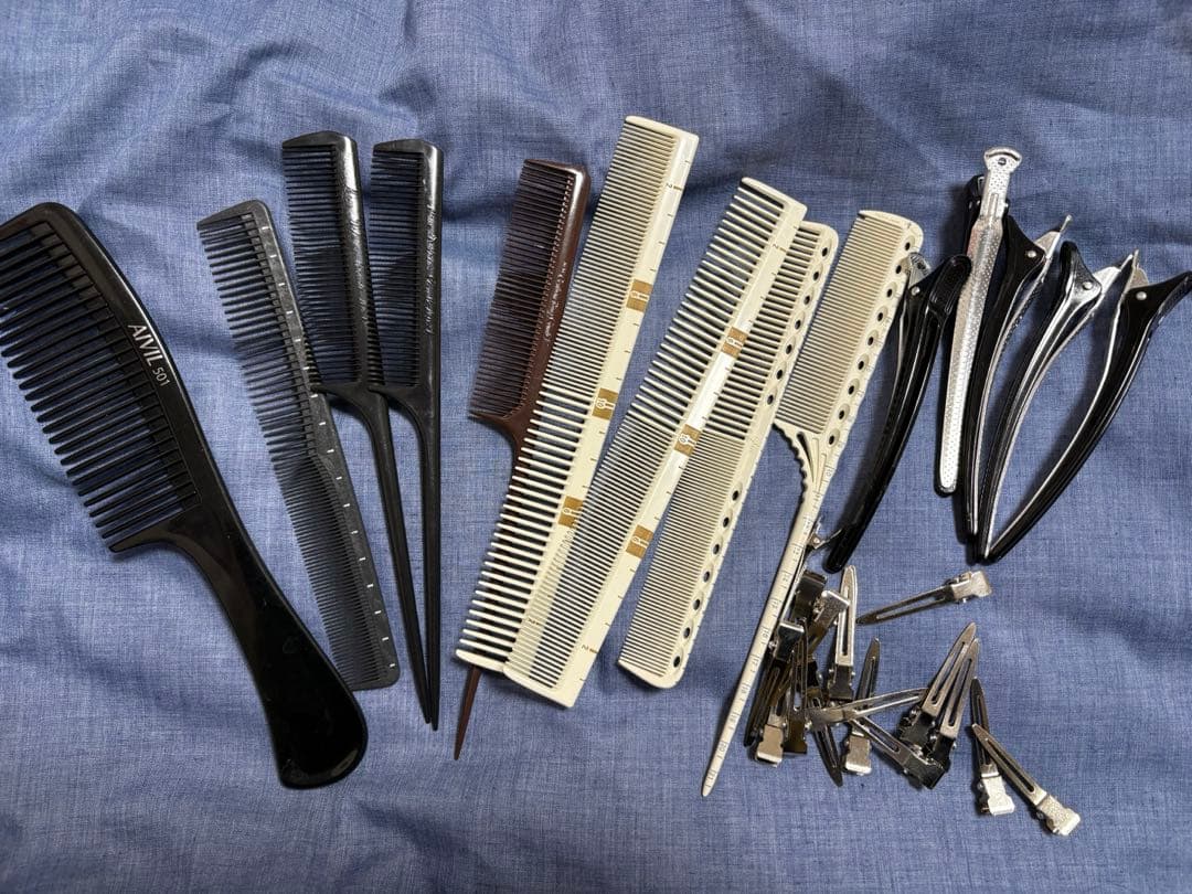 美容師国家試験・カット練習コーム・ダッカールセット - メルカリ