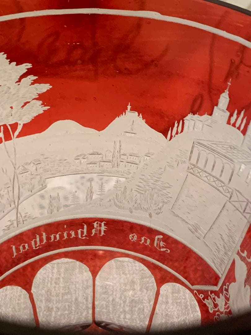 ボヘミアガラス アンティーク19世紀後半 細密にカットされた風景画が