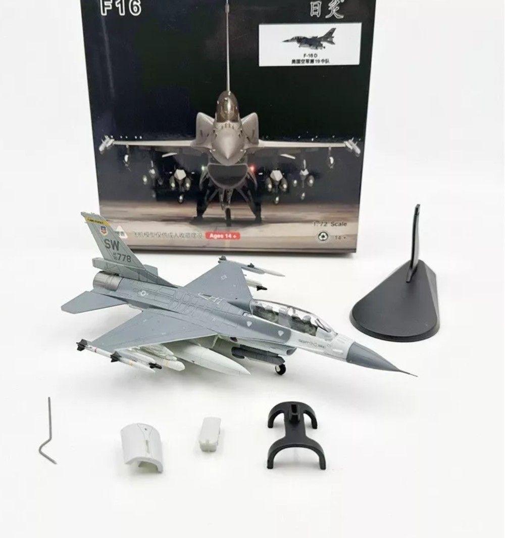1/72 アメリカ空軍 F-16D ファイティングファルコン（ダイキャスト） Amazon.co.jp: Motor city classics 1/72スケール ダイキャスト| F-16D