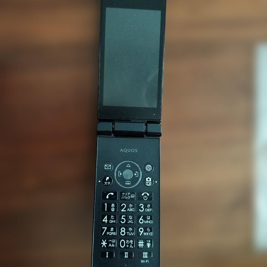 k*o様 美品・付属品欠品無・SIMロック解除済AQUOS ケータイ3 806S
