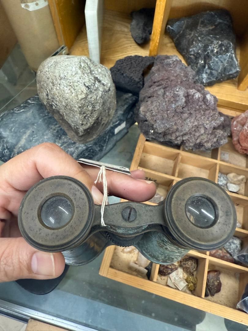 クラシック双眼鏡 経年劣化あり