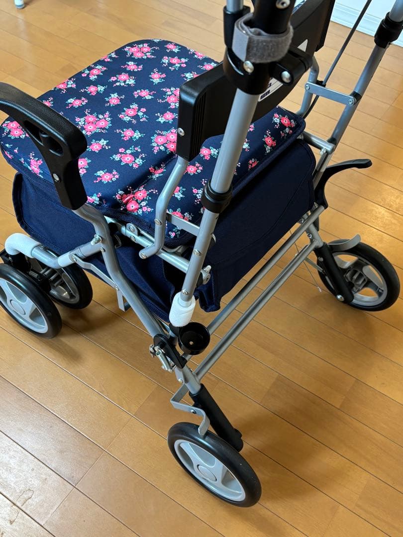 新品同様 シルバーカーデュオST 買い物カート 手押し車 花柄 折り畳み