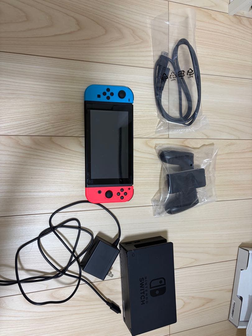 Nintendo Switch 本体 青/赤 Joy-Con付き - メルカリ