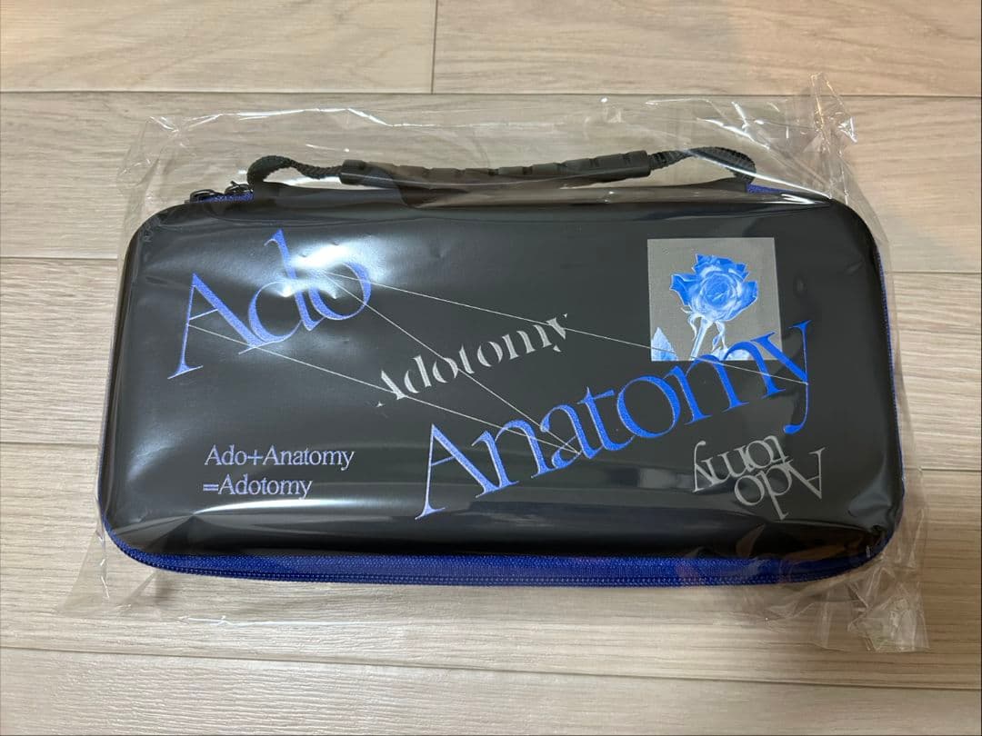 Ado 5th Anniversary Adotomy ガジェットケース - メルカリ