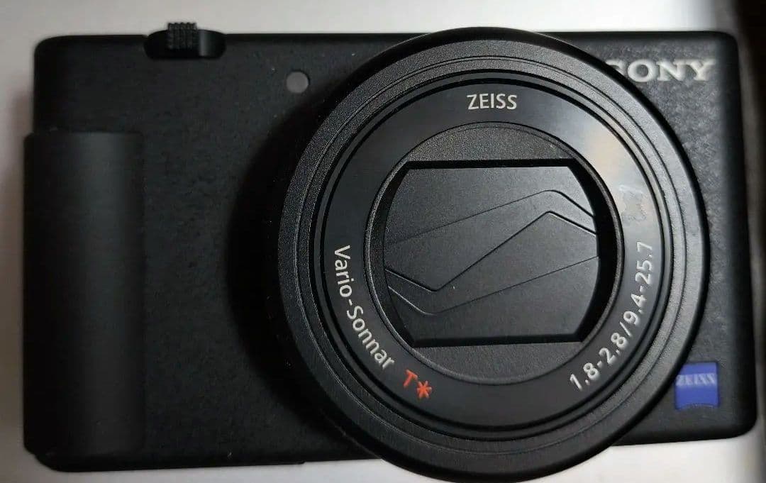 SONY ZV-1 コンパクトデジタルカメラと純正充電器予備バッテリーセット Amazon | SONY(ソニー) 【ZV-1M2G と バッテリーチャージャー セット