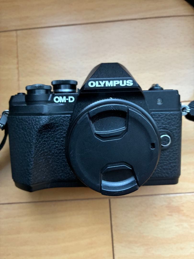 OLYMPUS OM-D E-M10 mark3 単焦点25㎜　f1.8レンズ Amazon.co.jp: OLYMPUS OM-D E-M10 Mark III Mirrorless Digital