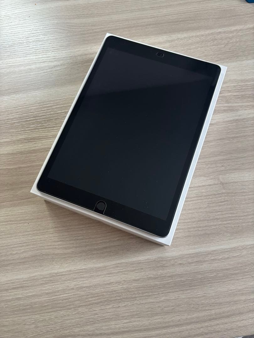 iPad 第9世代 64GB SIMフリー　ほぼ未使用に近い　3点セット Amazon.co.jp: 【整備済み品】 Apple iPad (第9世代) Wi-Fi 64GB