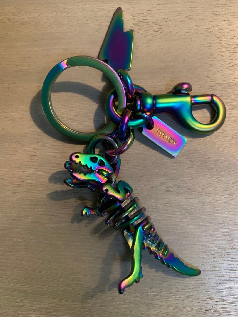 COACH コーヒー　恐竜　キーホルダー 公式】COACH – コーチ | レキシー スケート バッグ チャーム