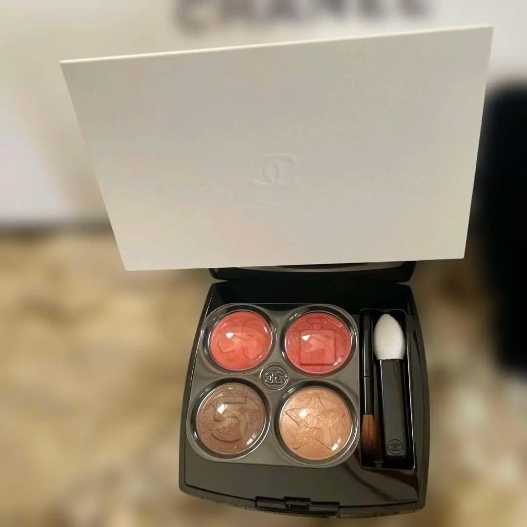 ★*゜様 CHANEL アイシャドウパレット 209 新品　秋色シャネルマーク入 秋コスメ】8/22発売シャネル限定アイシャドウ「レ キャトル オンブル
