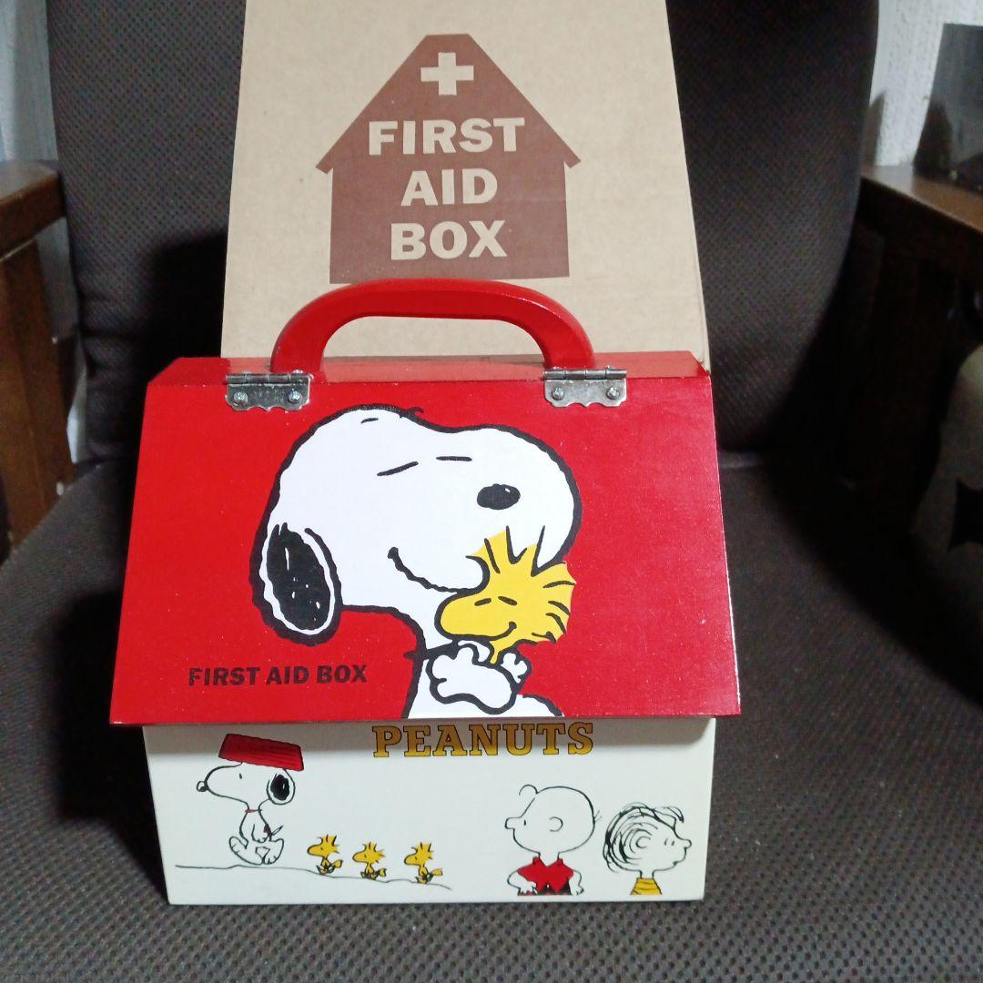 ビンテージ　スヌーピー救急箱 SNOOPY 木製 FIRST AID 救急箱 Peanuts SNOOPY 救急箱 FIRST AID BOX