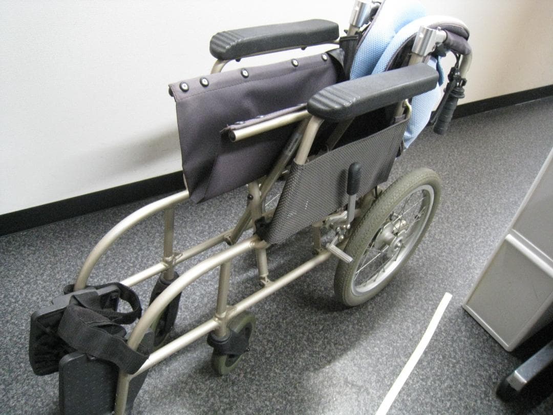 送料無料】介助用 電動アシスト 車いす アシストホイールライト