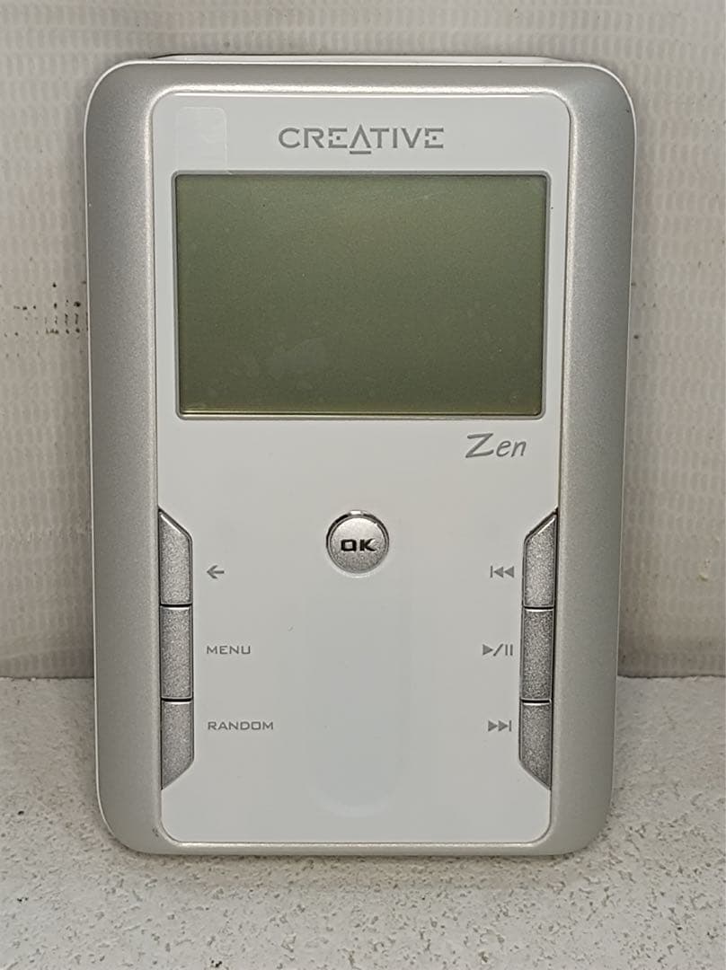 八6387【未使用品】 CREATIVEポータブルオーディオプレーヤー Zen