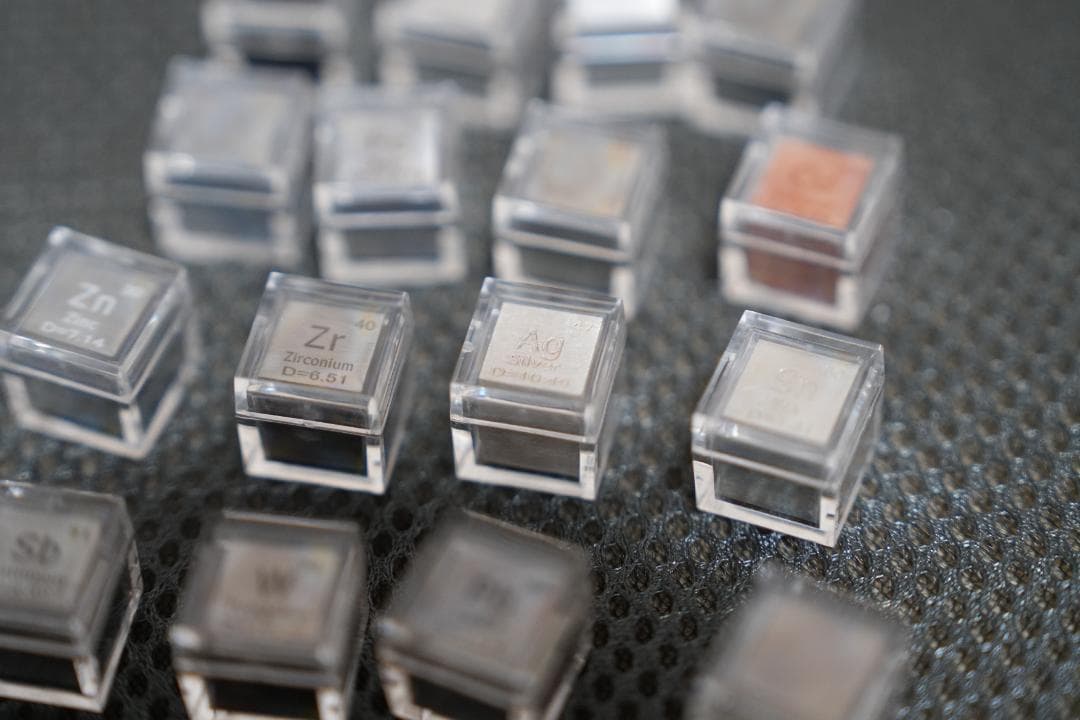 元素標本キューブ16個セット - メルカリ