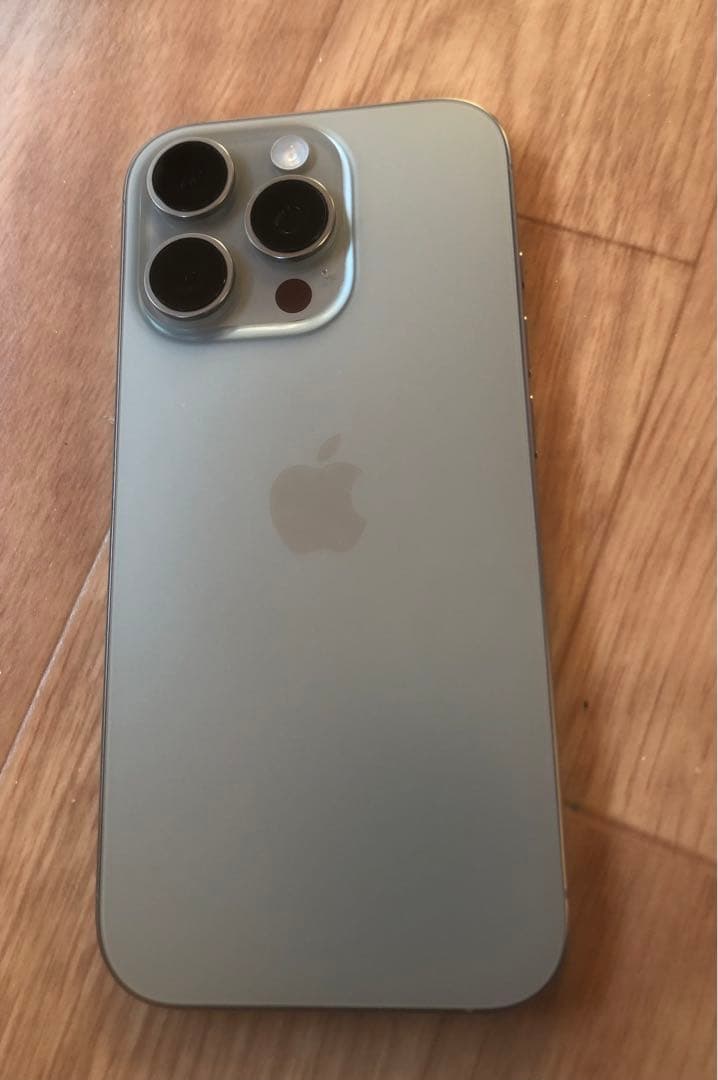 ほぼ未使用★iPhone16 PRO★充電４回★256GB★修理交換無し