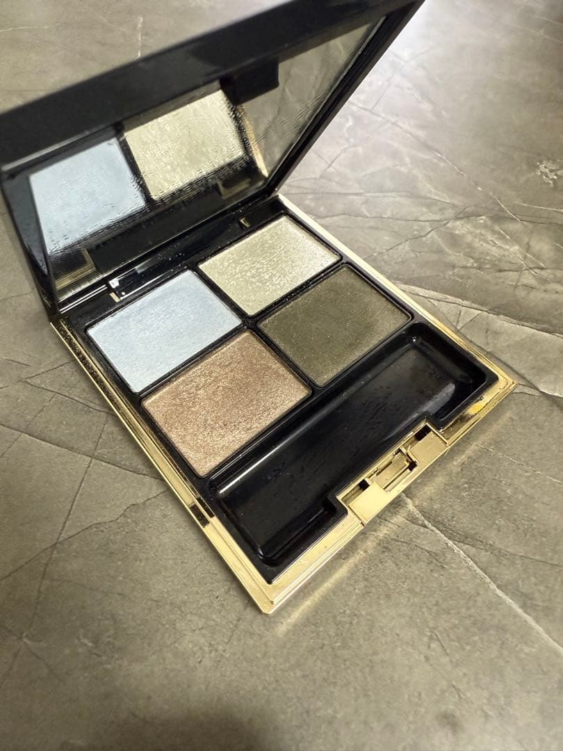 SUQQU デザイニングカラーアイズ 09涼月 SUQQU #デザイニングカラーアイズ 09 涼月 -RYOUGETSU ¥7480 ・ 去年