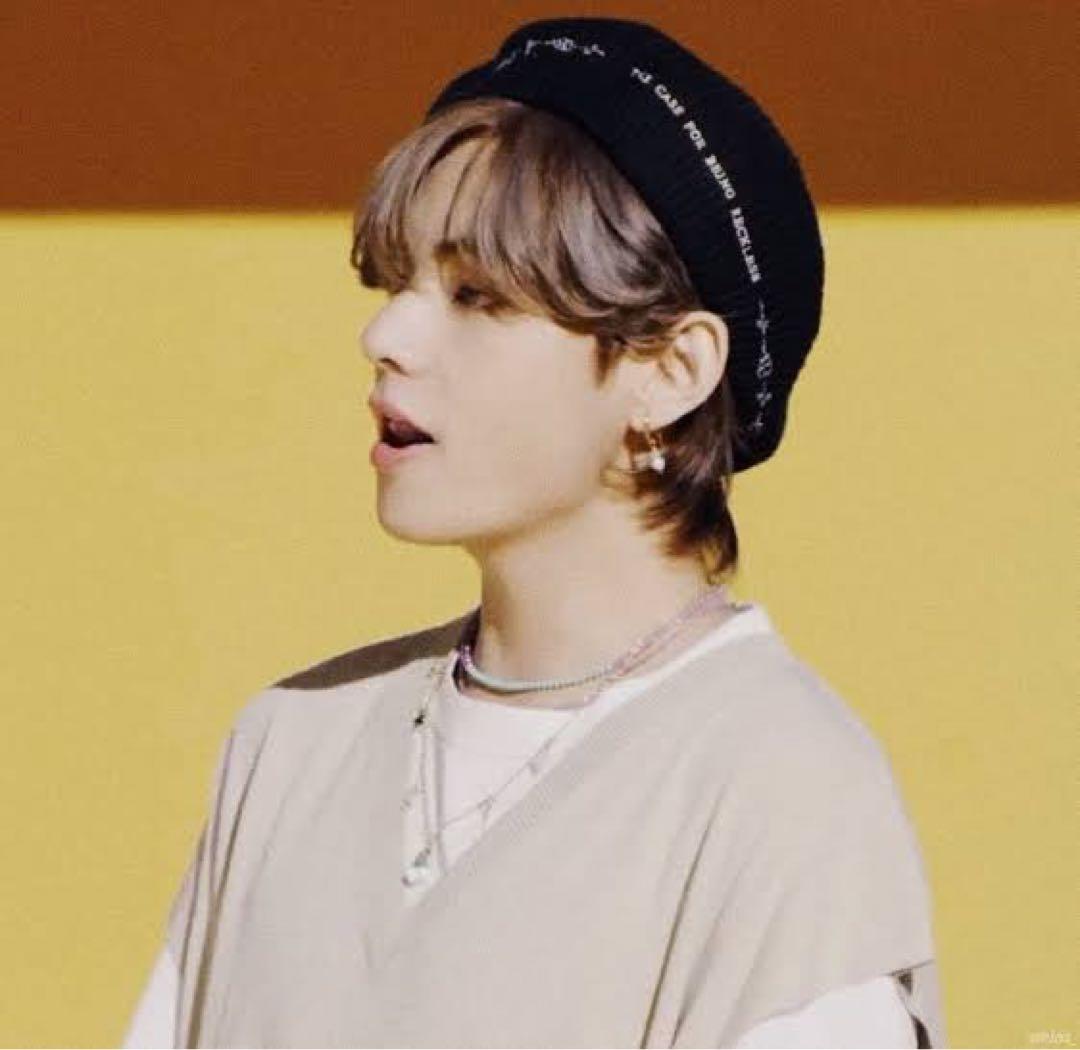 本物 新品 BTS Dynamite MV テテ V 着用 ベレー帽 - メルカリ