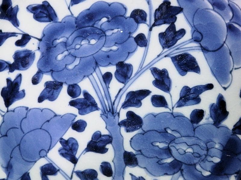 古伊万里 染付 牡丹に牡丹唐草の図 6寸皿 江戸期 F173AS-fbqu - メルカリ