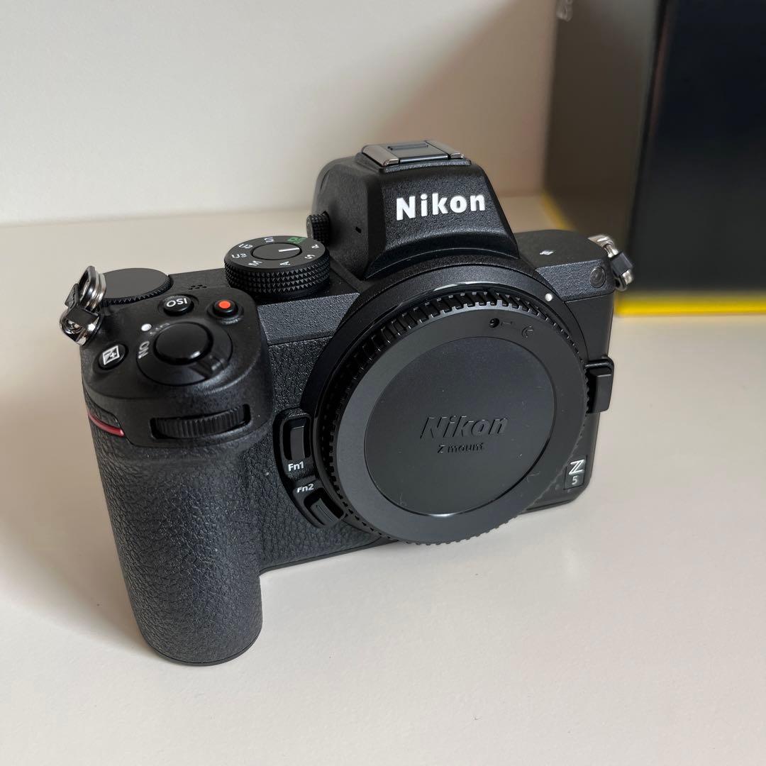 美品 】NikonZ5 ミラーレス一眼カメラ シャッター枚数1664枚 - メルカリ