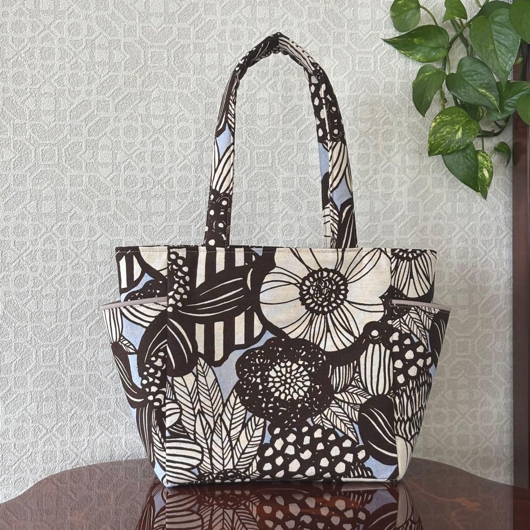 ラスト1点 サイドポケット付きトートバッグ 北欧風 アートフラワー