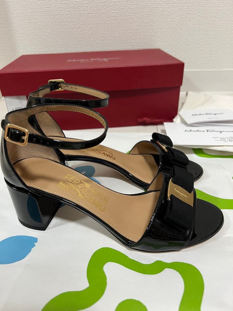 サルヴァトーレフェラガモ Ferragamo GAVINA サンダル - メルカリ