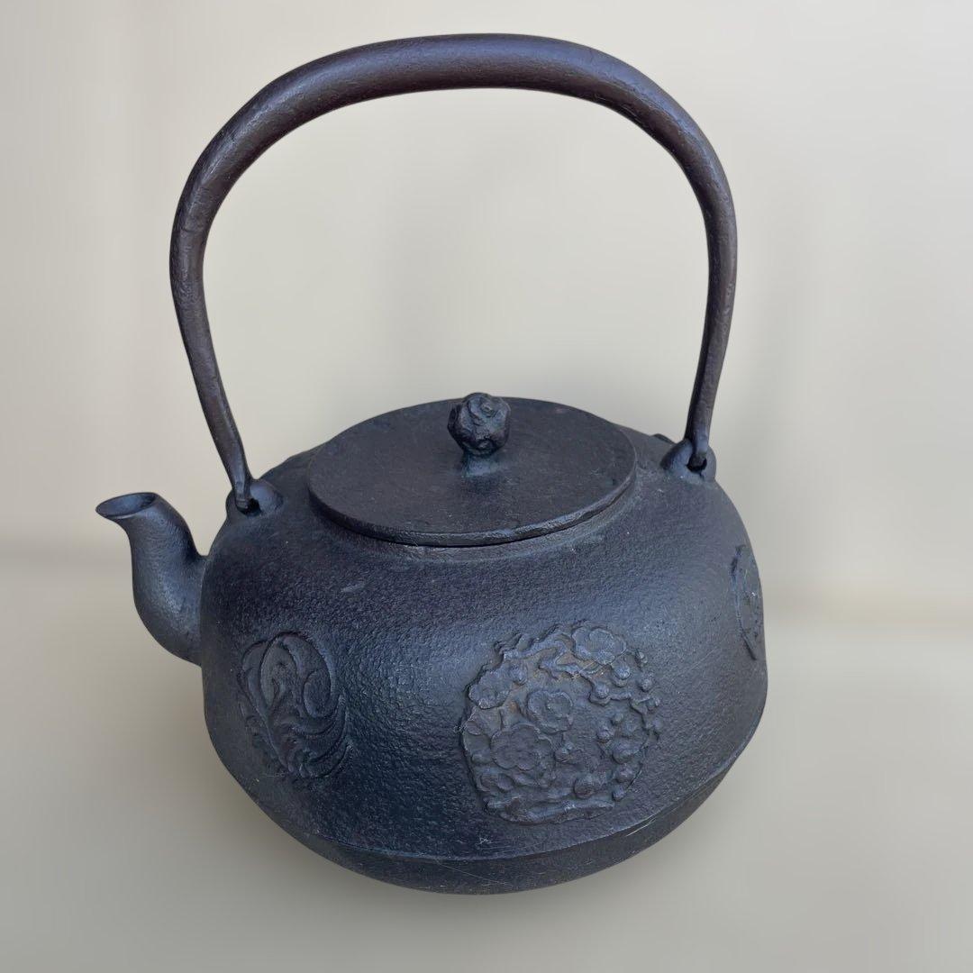 鉄瓶　山形鋳物　南部鉄器　やかん 楽天市場】鉄瓶 南部鉄器 日本製 山形鋳物 長文堂 『手取牡丹唐獅子