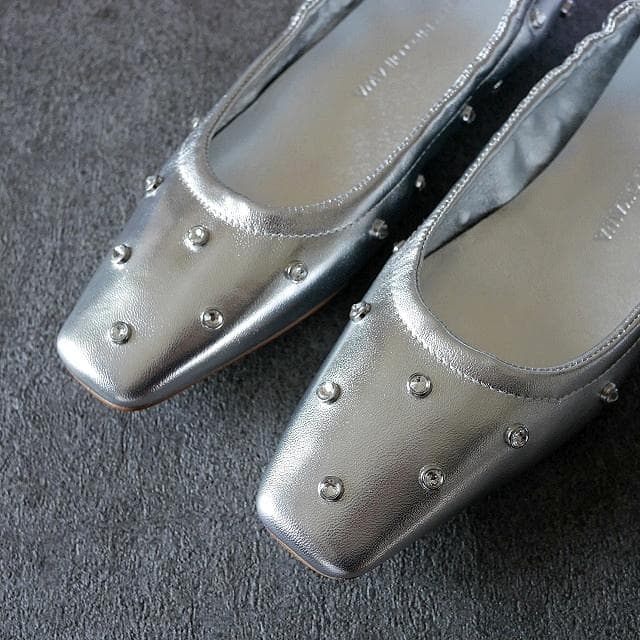 新品 本革 ツルバイマリコオイカワ Millenia フラットシューズ