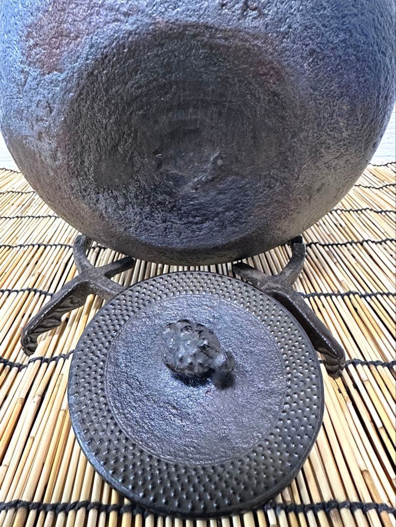 USED、良品 南部秀山堂 佐藤 勝弘作 18型アラレ 鉄瓶 南部鉄瓶