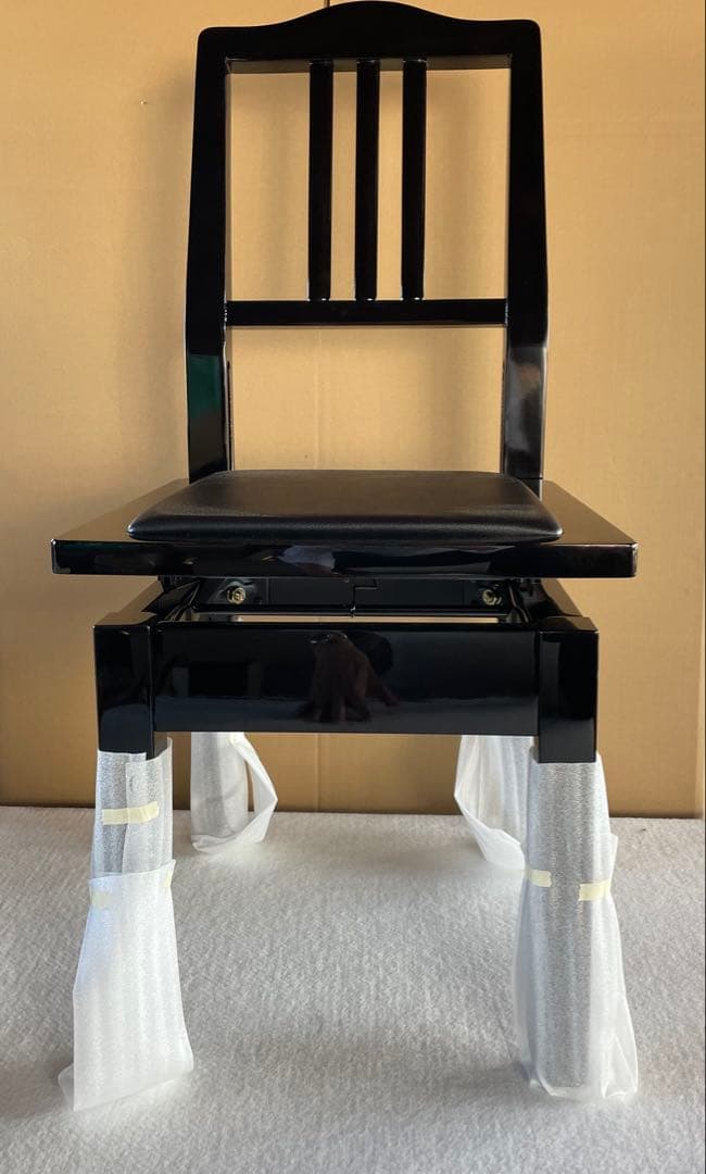 【未使用ピアノ椅子】トムソン鏡面塗装。GP,UPに使用できます。2025年モデル 未使用ピアノ椅子】トムソン鏡面塗装 GP UPに使用できます 2025年
