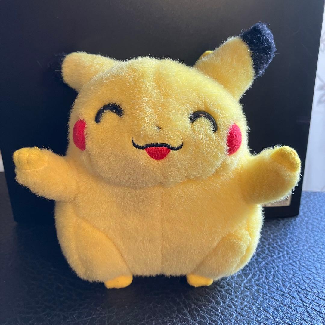 ピカチュウ ぬいぐるみ 初期 バンザイ にっこり - メルカリ
