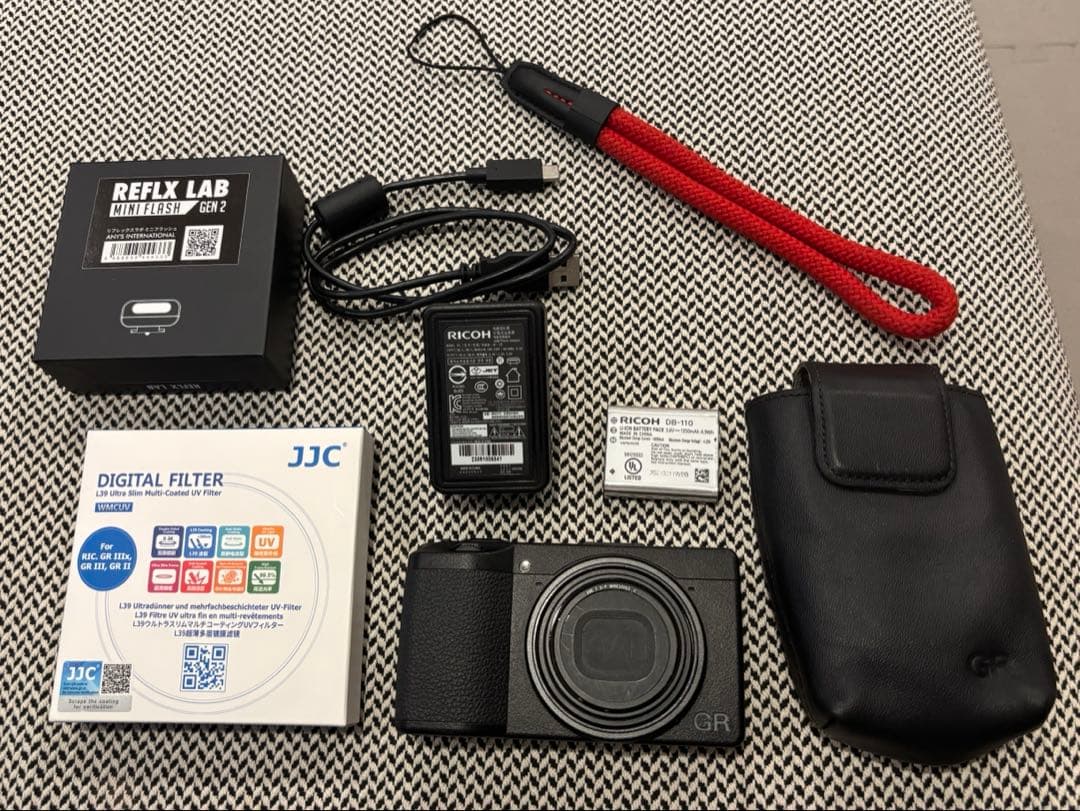 【美品】RICOH GR III（ショット数5176回）その他付属品付き Ricoh GR IIIx Digital Camera 15286 Greentoe