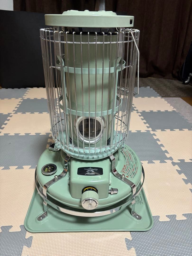 アラジン ブルーフレームヒーター グリーン 石油ストーブ レトロデザイン Aladdin/アラジン 石油ストーブ「ブルーフレーム」 グリーン・ホワイト